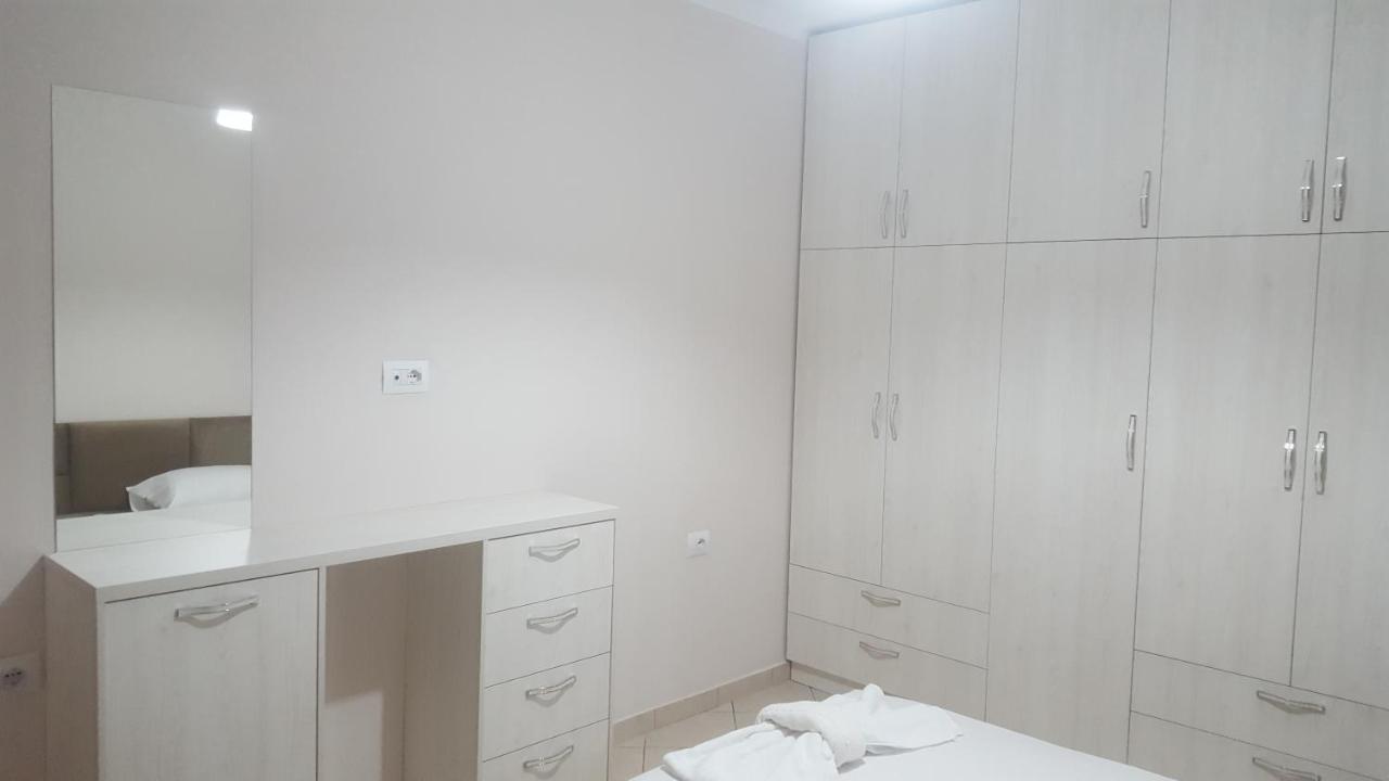 B & D Apartment Sarande Luaran gambar